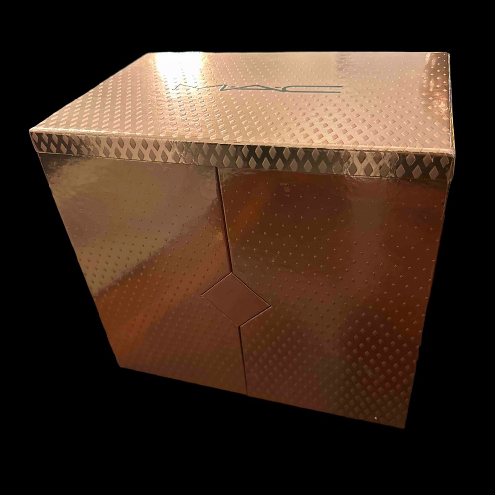 MAC Metallic Gold Box organizer